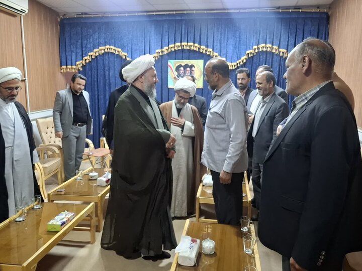 تصاویر/دیدار اعضای کانون بسیج وکلاء شهرستان با امام جمعه آران وبیدگل