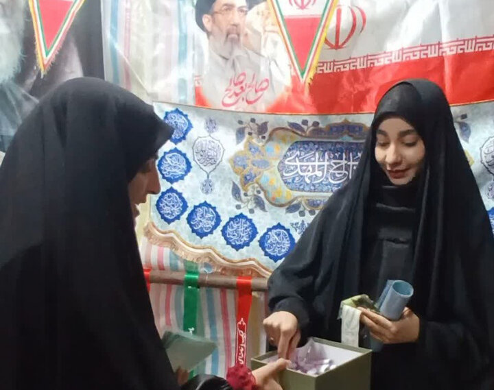 تصاویر/ فعالیت‌های فرهنگی و تبلیغی مدارس علمیه خواهران کردستان در موکب‌ها و تجمعات شبانه