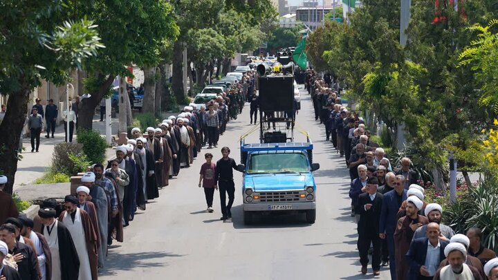 تصاویر/ مراسم دسته عزاداری خیابانی مردم شهرستان دارالمومنین خوی به مناسبت روز شهادت امام محمد باقر(ع)
