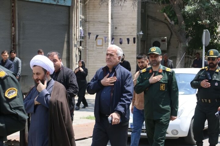 تصاویر/ مراسم دسته عزاداری خیابانی مردم شهرستان دارالمومنین خوی به مناسبت روز شهادت امام محمد باقر(ع)