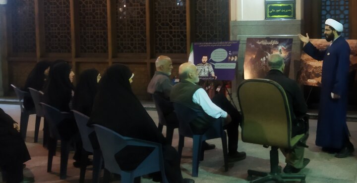 تصاویر/ نشست بصیرتی مدرسه علمیه مشکات در مسجد جامع شهرک غرب تهران