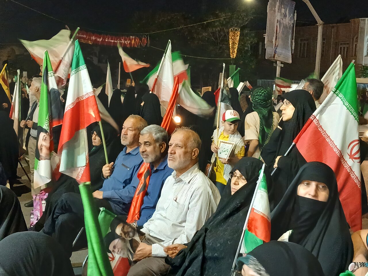 اجتماع مردمی در عرصه میدان شریعتی مشهدمقدس