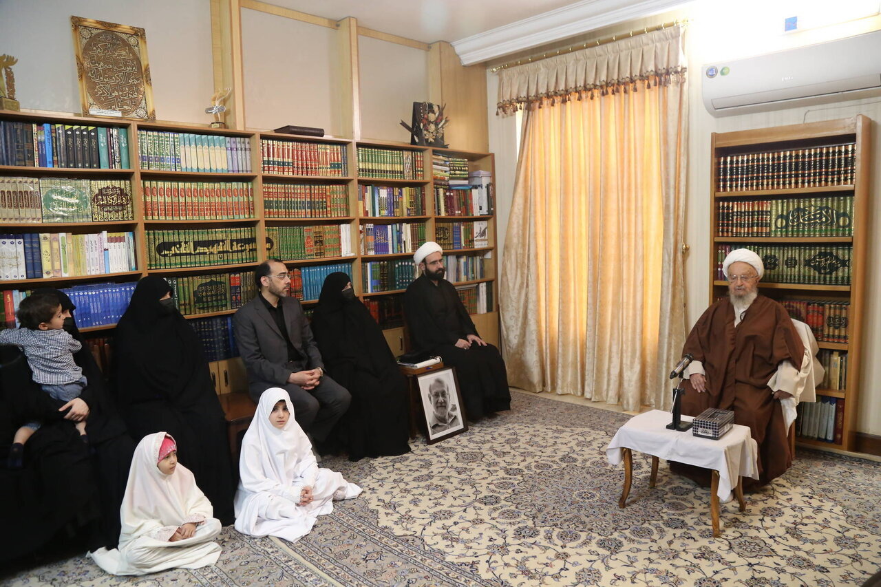 شہید لاریجانی نے اپنی شہادت سے بدخواہوں کو جواب دے دیا: آیت اللہ مکارم شیرازی