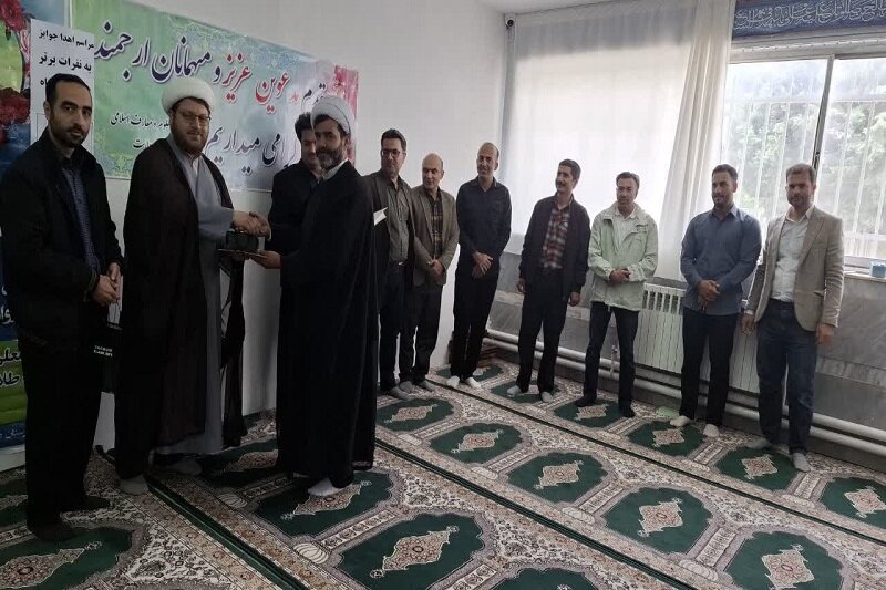 رسالت خطیر معلمین در تربیت نسل پیرو ولایت در شکست دشمنان آشکار است+تصاویر