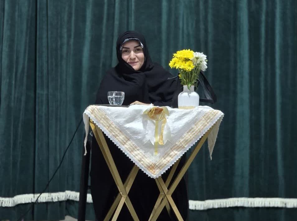 تبیین مفهوم «زیبایی حقیقی» در مجمع بانوان اردکانی
