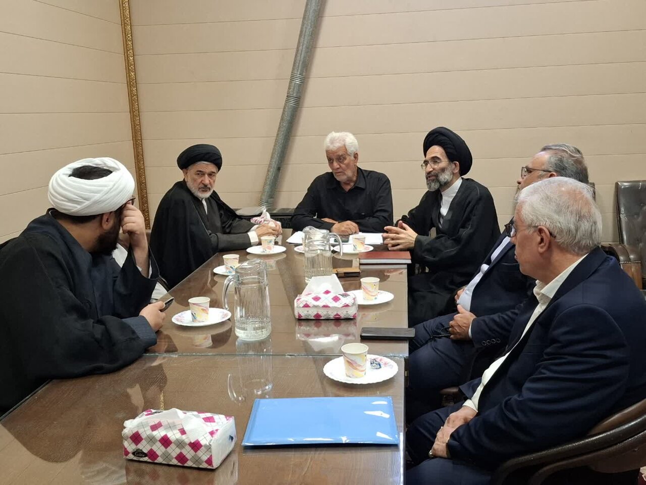 وزیر مسکن و شهرسازی ملزم برای رفع مشکل مسکن ملی کاشان ورود پیدا کنند/ آمادگی معاونت رئیس‌جمهور در امور روحانیت در رفع مشکلات طلاب متخصص