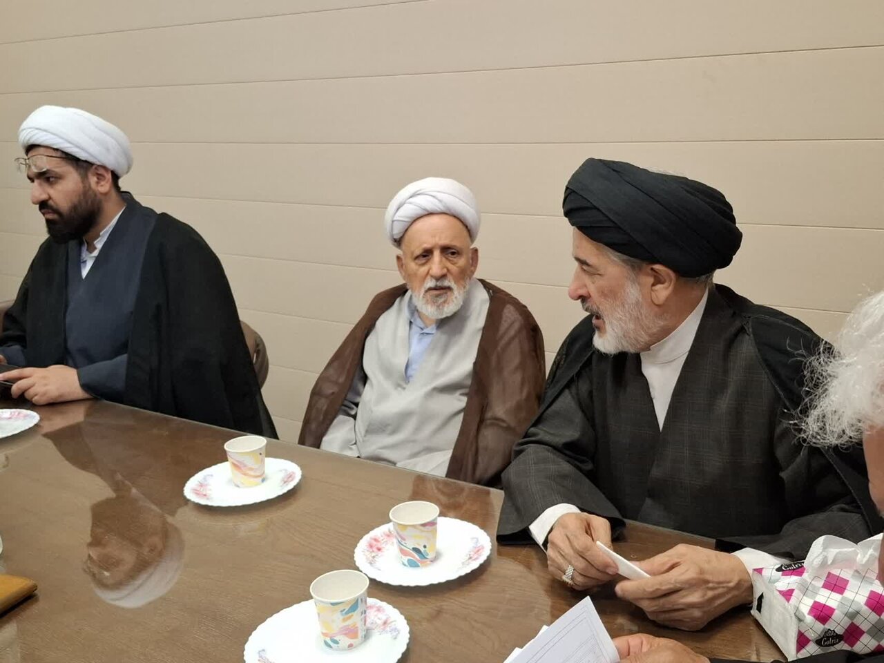 وزیر مسکن و شهرسازی ملزم برای رفع مشکل مسکن ملی کاشان ورود پیدا کنند/ آمادگی معاونت رئیس‌جمهور در امور روحانیت در رفع مشکلات طلاب متخصص