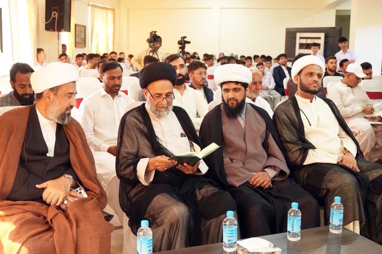 وارث الانبیاء اسکول اسلام آباد کے تعلیمی سال کے اختتام پر تقریب/طلباء کا علمی فن کا مظاہرہ