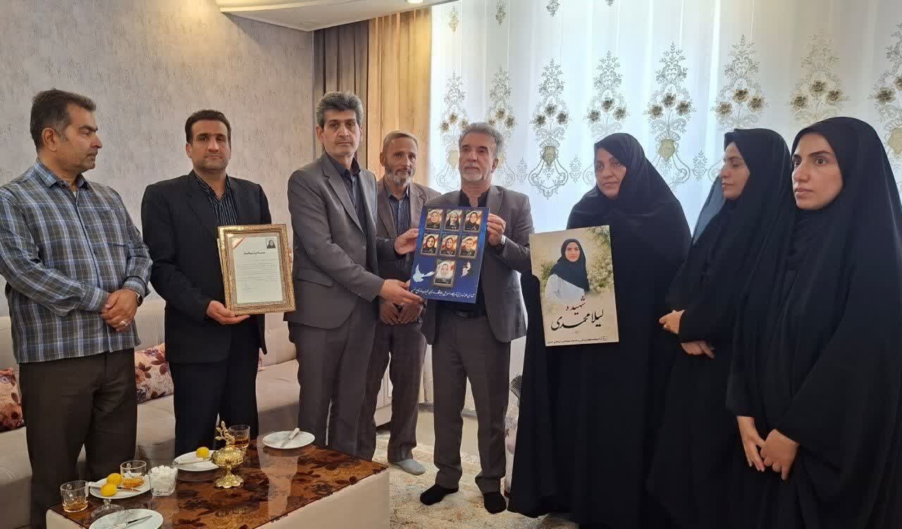دیدار مدیرکل فرهنگ و ارشاد اسلامی استان مرکزی با خانواده شهید مهدی سعادتی در خمین