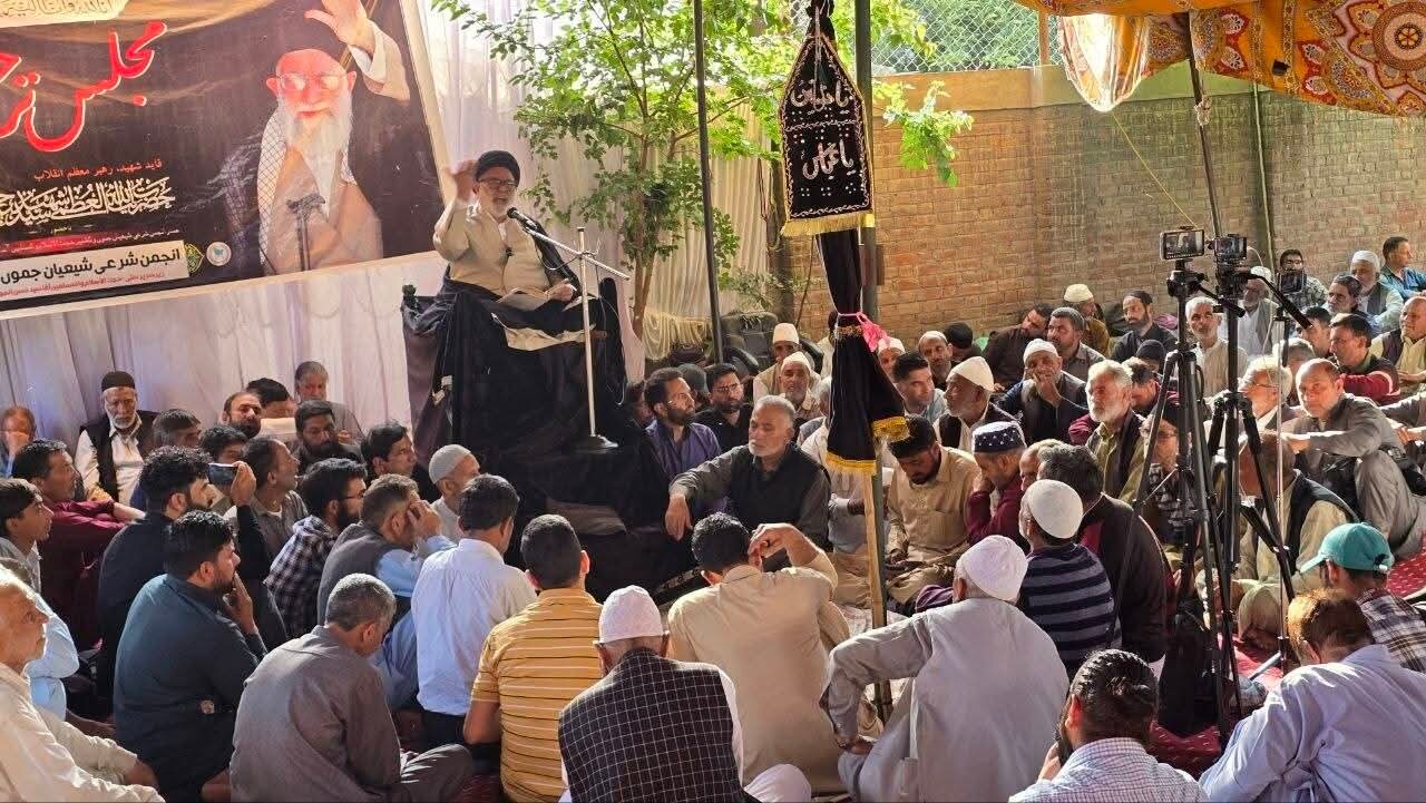 انجمنِ شرعی شیعیانِ کشمیر کے تحت امام محمد باقرؑ کی شہادت کی مناسبت سے مجلسِ عزاء کا انعقاد:امام باقرؑ نے ایک نہایت نازک اور پُر آشوب دور میں علوم آل محمدؐ کو فروغ دیا،&nbsp;آغا سید حسن موسوی