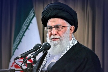 رهبری شهید: من با لالایی دشمن خوابم نمیبره + فیلم