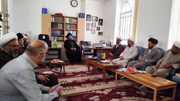 فعالیت‌های آموزشی اساتید مدرسه علمیه ابرکوه ارزیابی شد