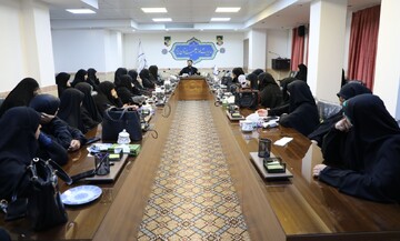 تصاویر/ جلسه ماهانه هم اندیشی مبلغات امین ناحیه ۲ یزد