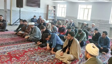 تصاویر/ برگزاری مراسم شهادت  امام محمد باقر (ع) در مدرسه علمیه قروه