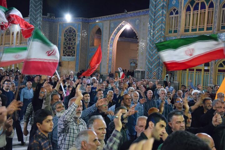 تصاویر / هشتاد و دومین شب حضور مردم انقلابی آران و بیدگل در خیابان‌ها و میدان‌های شهر