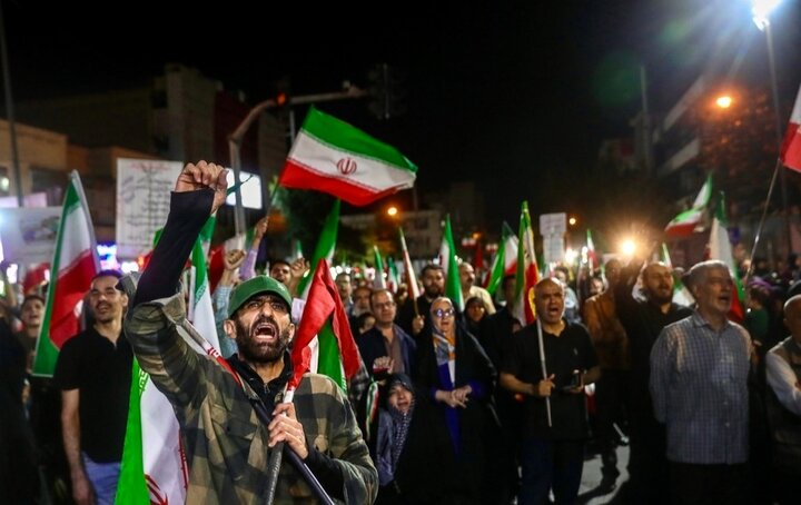 تصاویر/ تجمع حامیان وطن در منطقه ۱۳ تهران