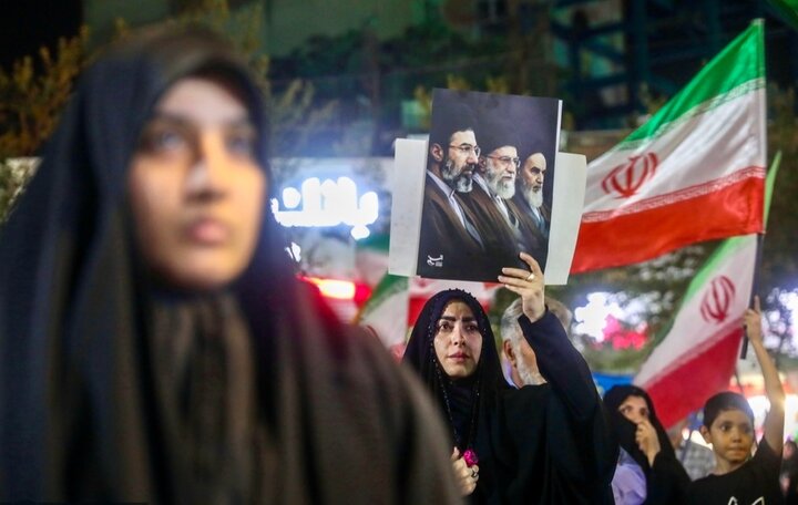 تصاویر/ تجمع حامیان وطن در منطقه ۱۳ تهران