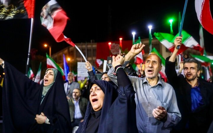 تصاویر/ تجمع حامیان وطن در منطقه ۱۳ تهران