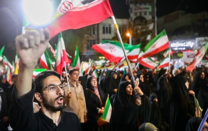 تصاویر/ تجمع حامیان وطن در منطقه ۱۳ تهران