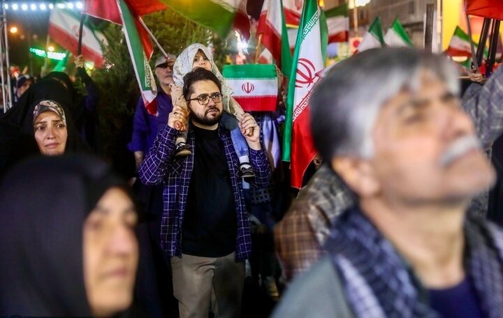 تصاویر/ تجمع حامیان وطن در منطقه ۱۳ تهران