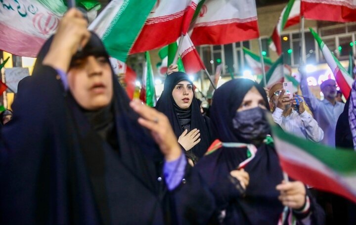 تصاویر/ تجمع حامیان وطن در منطقه ۱۳ تهران