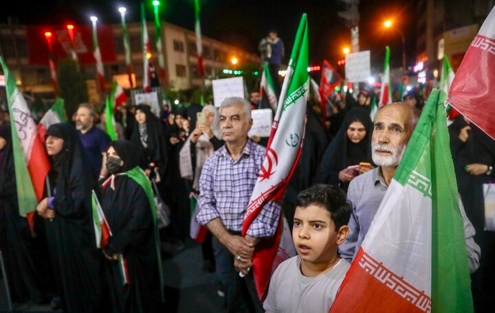 تصاویر/ تجمع حامیان وطن در منطقه ۱۳ تهران
