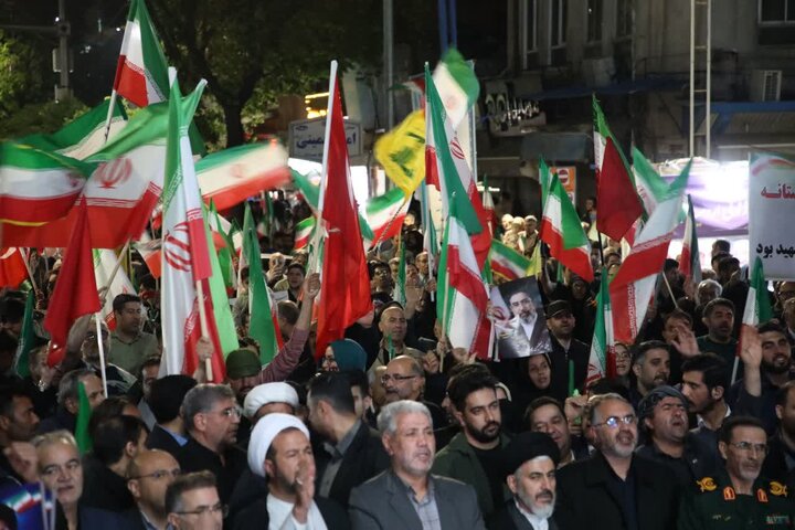 تصاویر/ هشتادو پنجمین  شب از  قرار  شبانه  مردم ارومیه در میدان ولایت فقیه