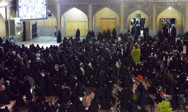 تصاویر/ دومین شب آیین مسلمیه در حرم مطهر حضرت سیدالکریم(ع)
