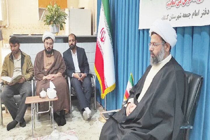 تصاویر/ نشست صمیمی امام جمعه کنگاور با اعضاء انجمن اسلامی دانش‌آموزی