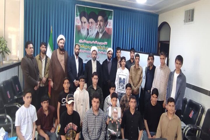 تصاویر/ نشست صمیمی امام جمعه کنگاور با اعضاء انجمن اسلامی دانش‌آموزی