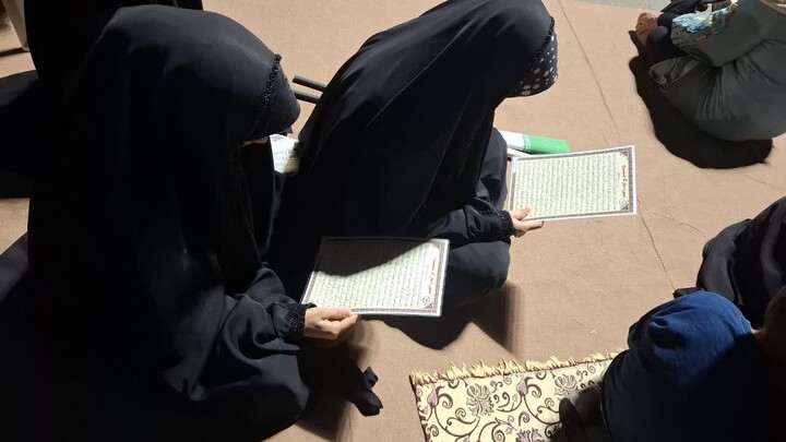 تصاویر| موکب جهاد تبیین مدرسه علمیه حضرت نرجس س در میدان اجتماعات شهید رئیسی