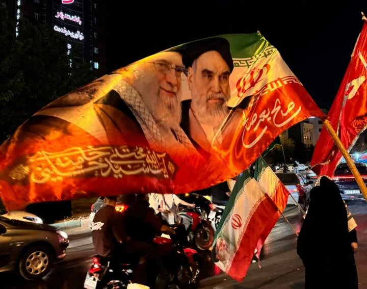 تصاویر/ هشتاد و پنجمین اجتماع اهالی مسجد حضرت علی بن موسی الرضا (ع) در دفاع از انقلاب و وطن