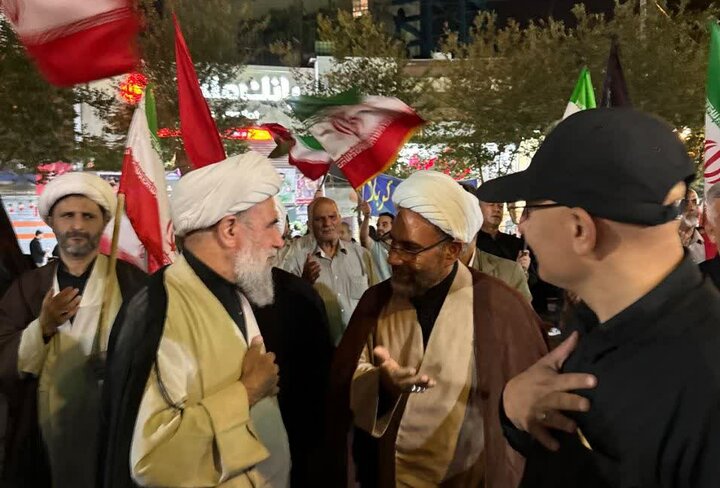 تصاویر/ هشتاد و پنجمین اجتماع اهالی مسجد حضرت علی بن موسی الرضا (ع) در دفاع از انقلاب و وطن