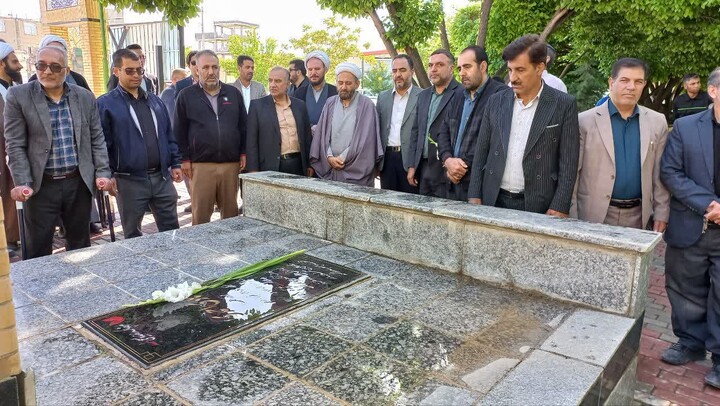 تصاویر / عطر افشانی گلزار مطهر شهدا در شهرستان های استان همدان همزمان با سالروز آزادسازی خرمشهر