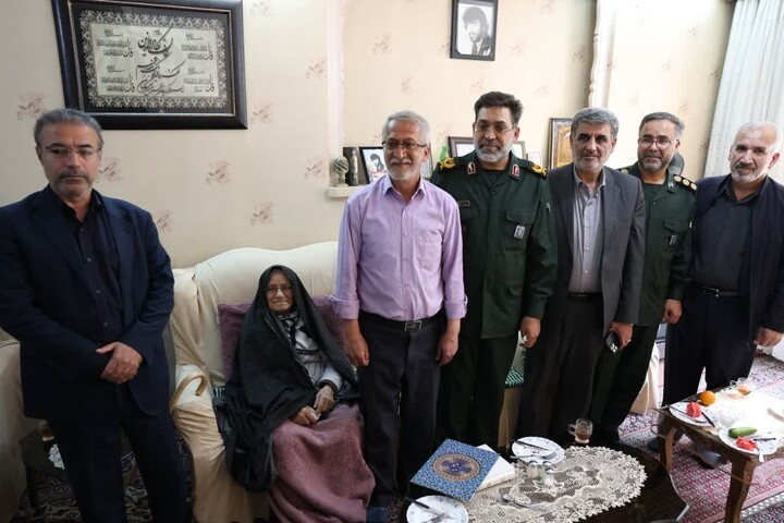 تصاویر / تجلیل از خانواده‌ شهدای سوم خرداد در همدان