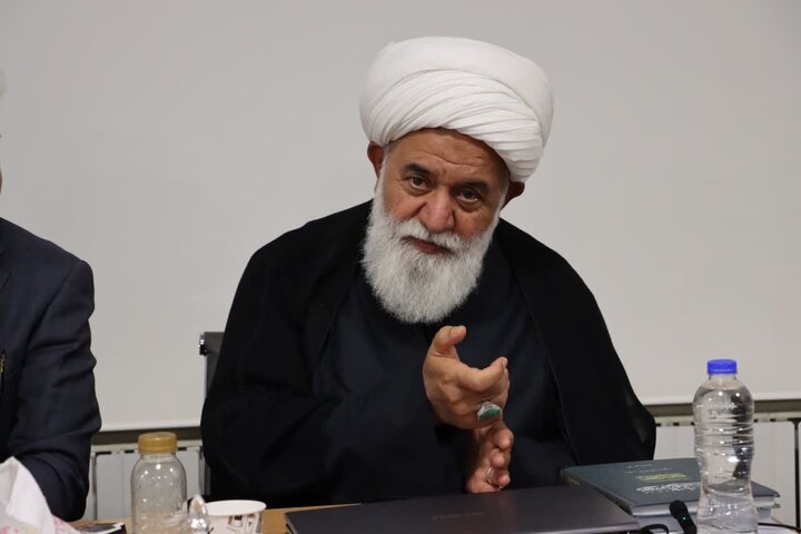 تصاویر/ برگزاری کرسی نقد با عنوان «فلسفه اسلامی؛ توهم یا واقعیت»