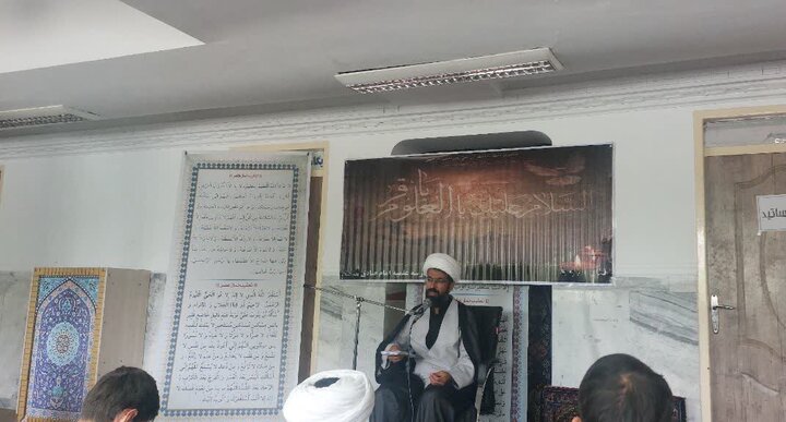 تصاویر/ برگزاری مراسم شهادت  امام محمد باقر (ع) در مدرسه علمیه قروه