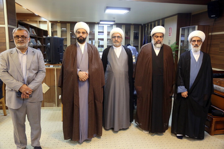 تصاویر/ مراسم تجلیل و تکریم از خانواده های شهدای روحانیت در جنگ رمضان توسط آستان مقدس امام حسین علیه السلام در استان قم