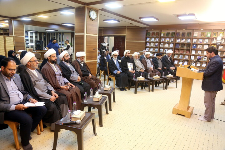 تصاویر/ مراسم تجلیل و تکریم از خانواده های شهدای روحانیت در جنگ رمضان توسط آستان مقدس امام حسین علیه السلام در استان قم