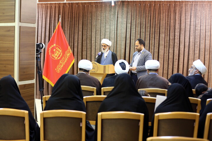 تصاویر/ مراسم تجلیل و تکریم از خانواده های شهدای روحانیت در جنگ رمضان توسط آستان مقدس امام حسین علیه السلام در استان قم