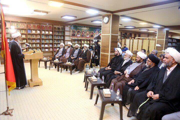 تصاویر/ مراسم تجلیل و تکریم از خانواده های شهدای روحانیت در جنگ رمضان توسط آستان مقدس امام حسین علیه السلام در استان قم