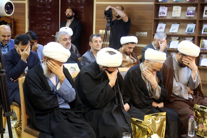 تصاویر/ مراسم تجلیل و تکریم از خانواده های شهدای روحانیت در جنگ رمضان توسط آستان مقدس امام حسین علیه السلام در استان قم