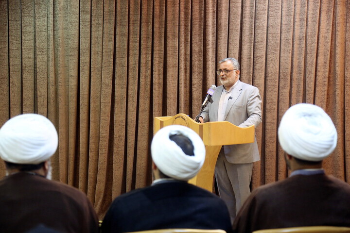 تصاویر/ مراسم تجلیل و تکریم از خانواده های شهدای روحانیت در جنگ رمضان توسط آستان مقدس امام حسین علیه السلام در استان قم