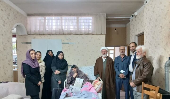 تصاویر/ دیدار با مادر شهید والامقام " غلامرضا خسروجردی" و همسر شهید والامقام "نعمت اله رجبی"