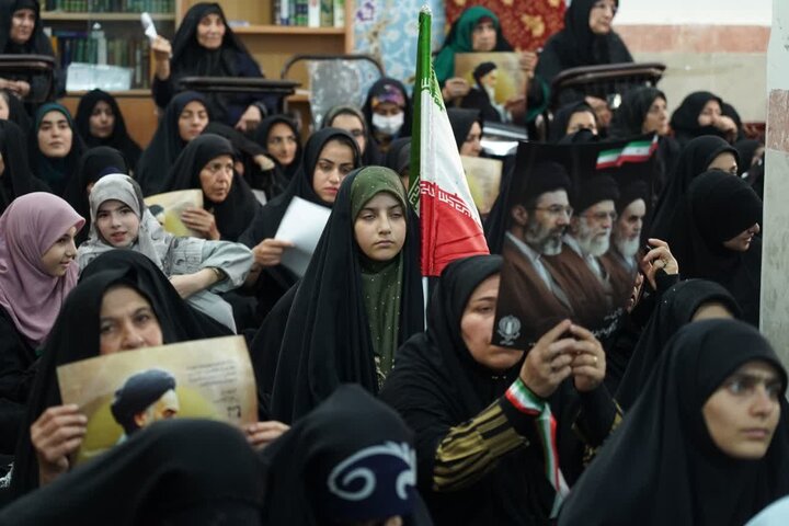 تصاویر/ تجدید بیعت اعضای کانون های فرهنگی هنری مساجد لرستان با امام امت