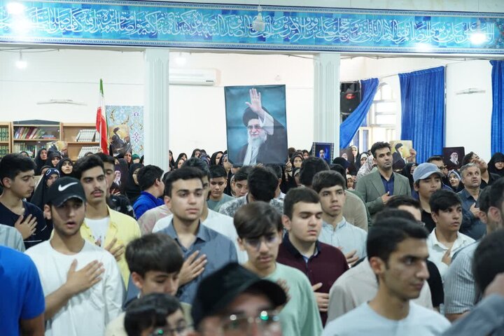تصاویر/ تجدید بیعت اعضای کانون های فرهنگی هنری مساجد لرستان با امام امت