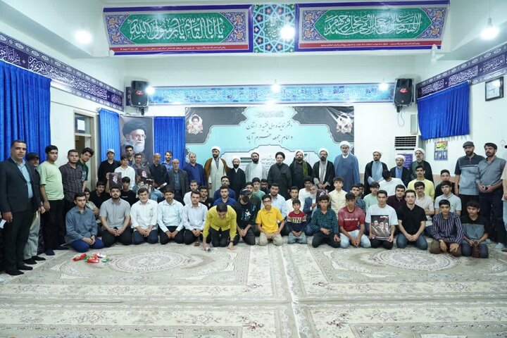 تصاویر/ تجدید بیعت اعضای کانون های فرهنگی هنری مساجد لرستان با امام امت