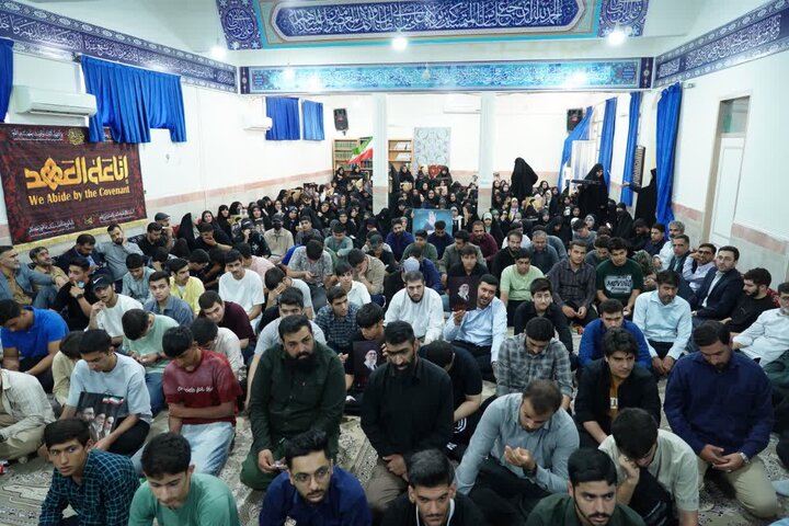 تصاویر/ تجدید بیعت اعضای کانون های فرهنگی هنری مساجد لرستان با امام امت