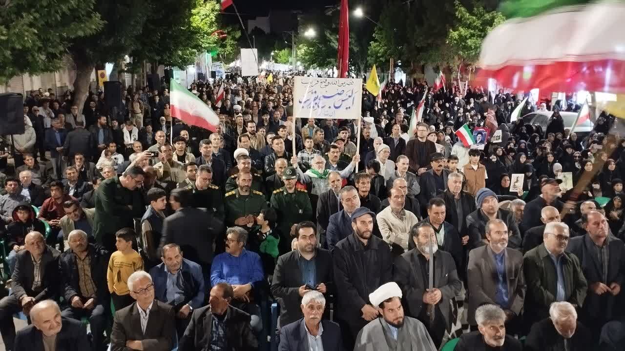 فیلم|  فریاد مرگ بر آمریکا در هشتاد و پنجمین حضور حماسی مردم میاندوآب در میدان دفاع از انقلاب
