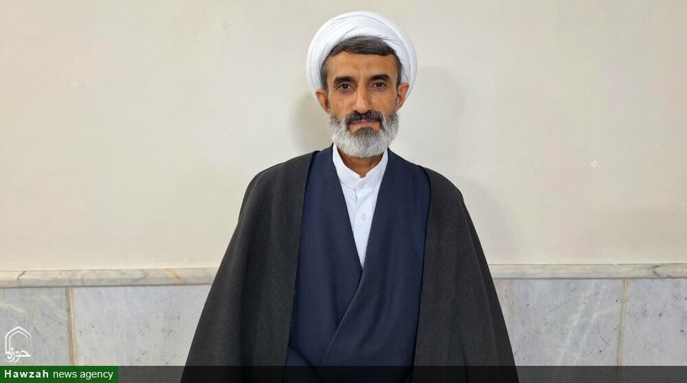 حوزه، مسیر بندگی خدا و خدمت صادقانه به مردم است